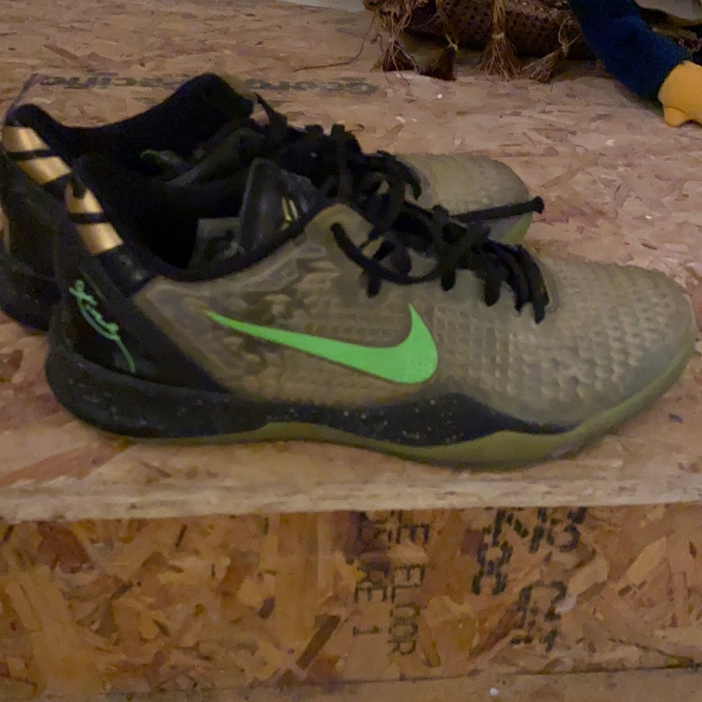 Kobe Bryant KB24 Men’s Nike Shoe